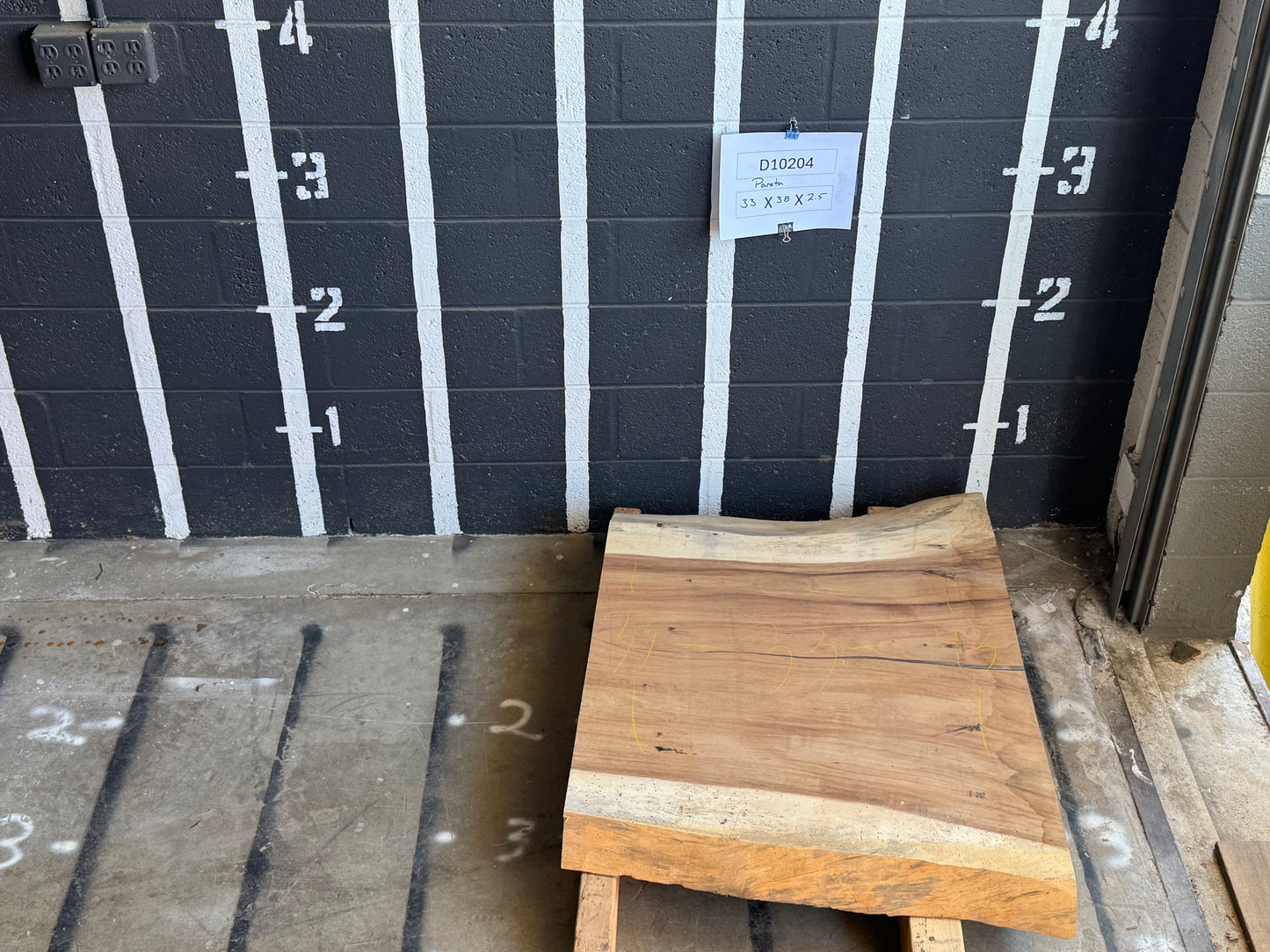 10/4 Parota <br> 33" x 38" x 2.5" <br> D10204