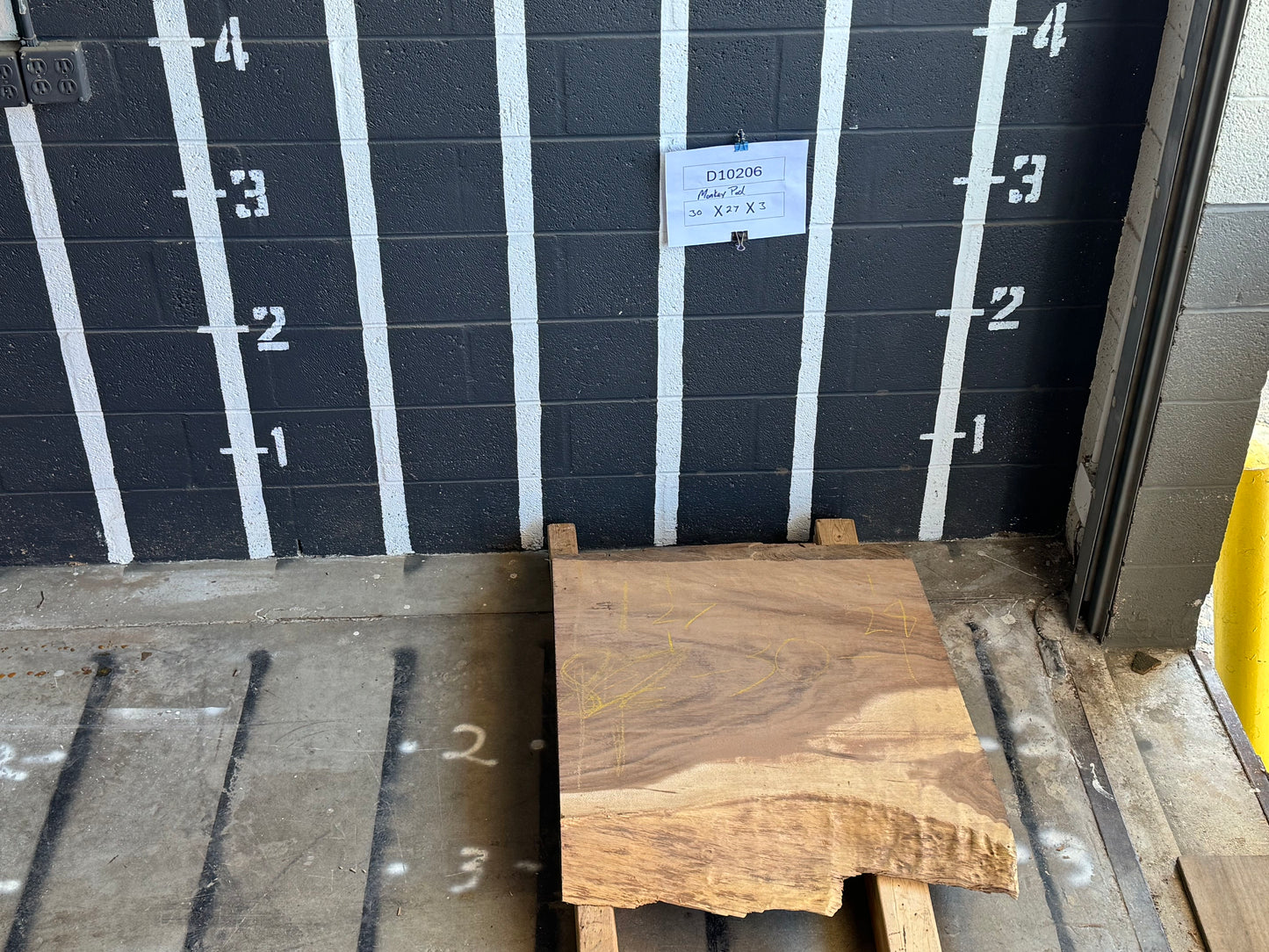 12/4 Monkey Pod <br> 30" x 27" x 3" <br> D10206