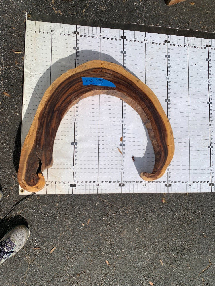 12/4 Acacia <br> 36" x 33" x 3" <br> Round <br> D11102